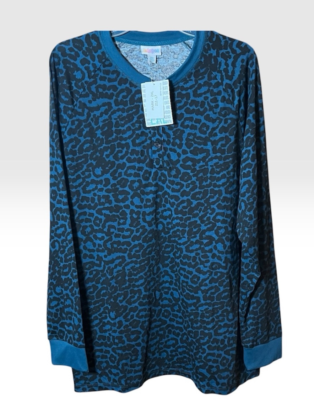 LuLaRoe Mark Blue & Black Leopard Print Henley Top. Size 2xl unisex comfy